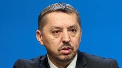 Ministrul Educației amenință cu demisia