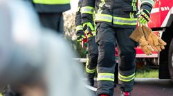 Incendiu de proporții la o clădire cu 9 etaje! 100 de pompieri, mobilizați pentru a stinge flăcările