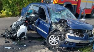 Incident tragic în Dâmbovița! Un motociclist de 33 de ani a murit după ce s-a ciocnit violent cu o mașină. Șoferul autoturismului a fost dus de urgență la spital