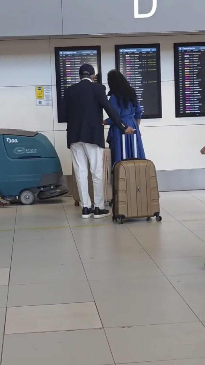 Ilie și Ioana Năstase, în aeroport