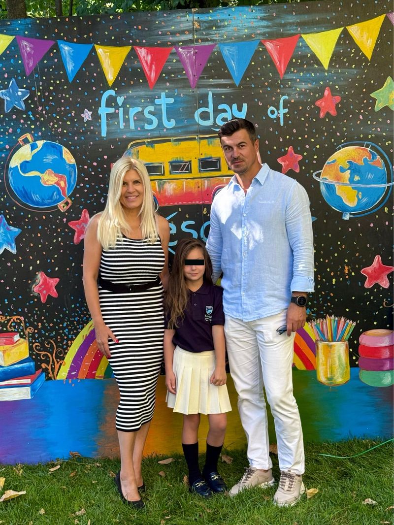 Elena Udrea alături de Adrian Alexandrov și fiica lor