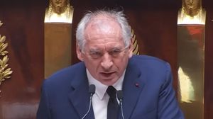 Cutremur în politica franceză! A căzut Guvernul, după ce premierul François Bayrou a fost demis prin moțiune de cenzură