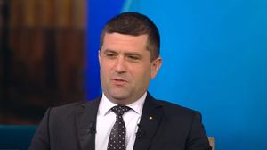 Cine sunt bugetarii care nu și-au primit salariile pe luna august? Ministrul Economiei vine cu un anunț șocant. Ce se va întâmpla cu leafa angajaților la stat: „S-au pus sume din pix”