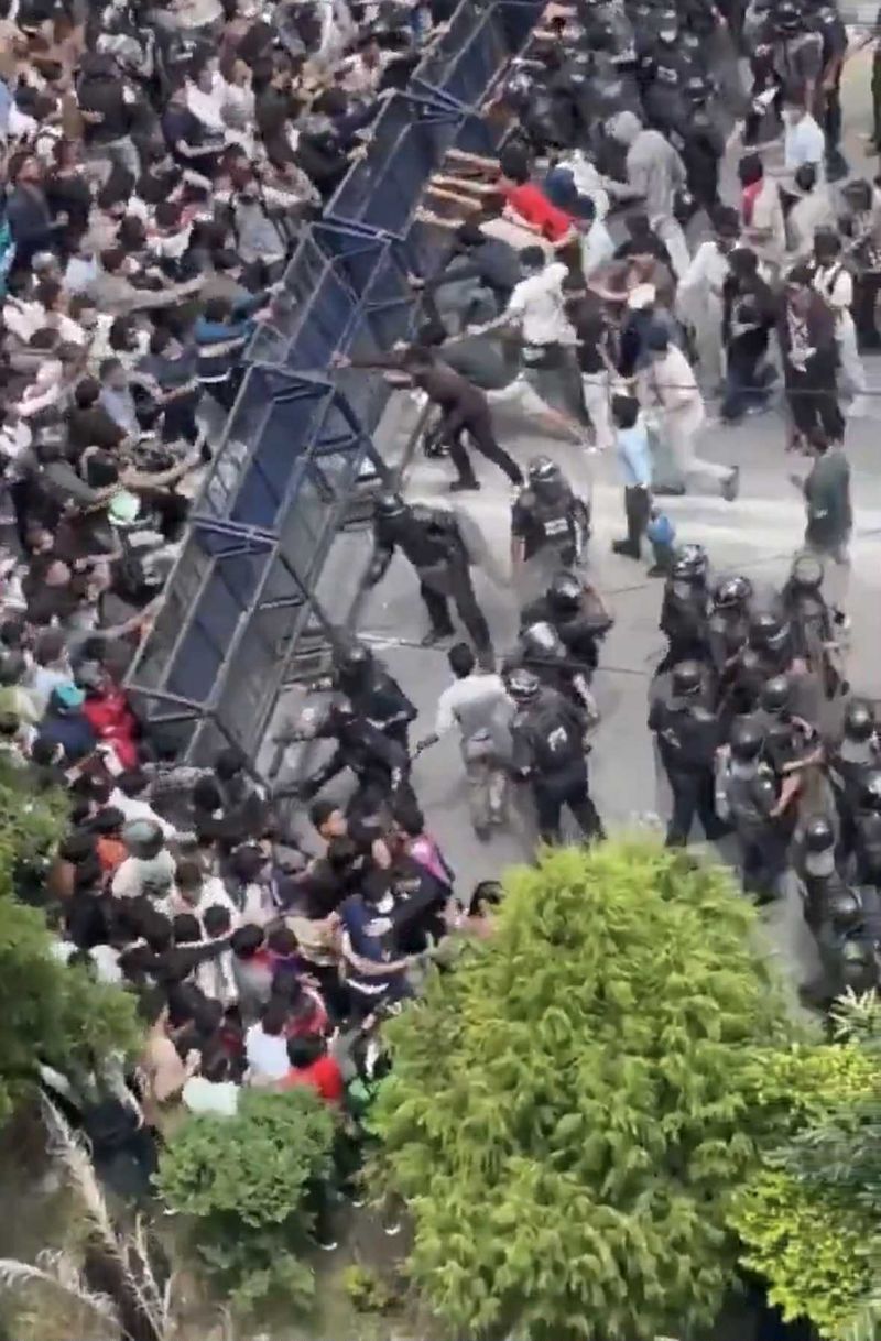 Imagine de la protestele din Nepal