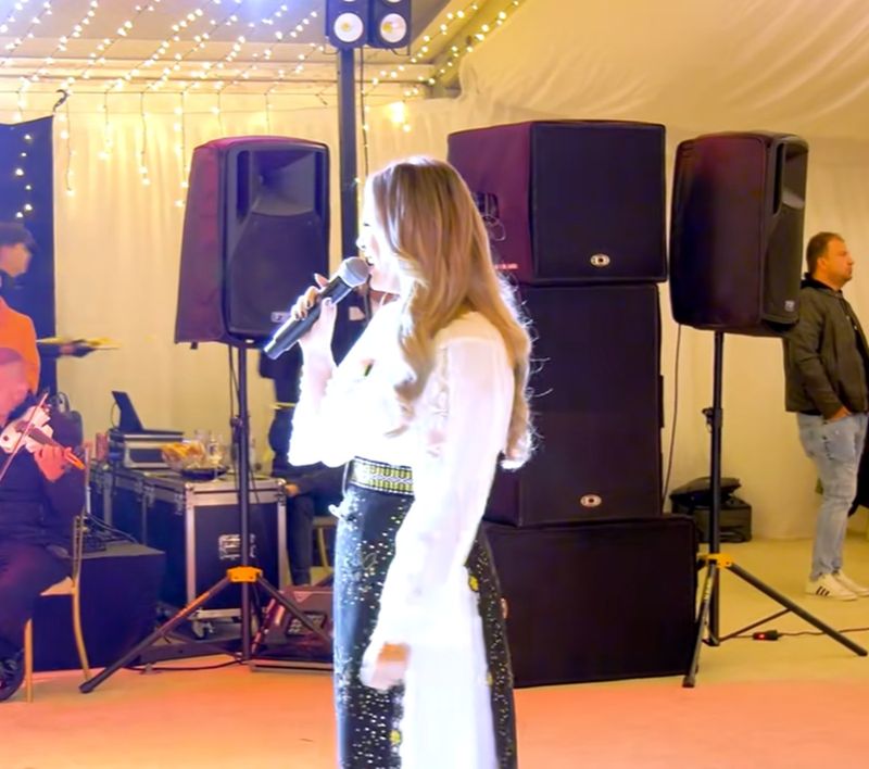 cantareata prinsa la furat