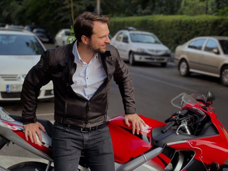 sebastian burduja motor