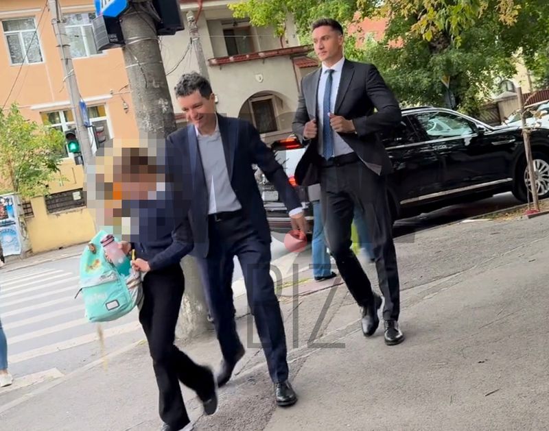 nicusor dan cu fata la scoala