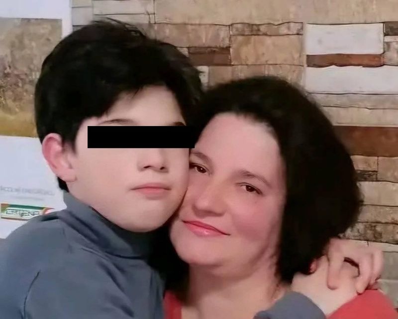 Anișoara, femeia moartă în Iași, și fiul ei