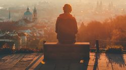 Povestea de viață incredibilă a unui tânăr de 32 de ani! Zhao a decis să renunțe la viața de lux și să trăiască pe străzi. Este incredibil de ce a ajuns să ia această hotărâre