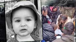 Imagini tulburătoare de la înmormântarea lui Iosif, băiețelul de 3 ani ucis de câini în Mărășești! Mama lui a urlat de durere și s-a prăbușit în genunchi lângă sicriu. Scene cumplite, înainte să fie coborât în groapă