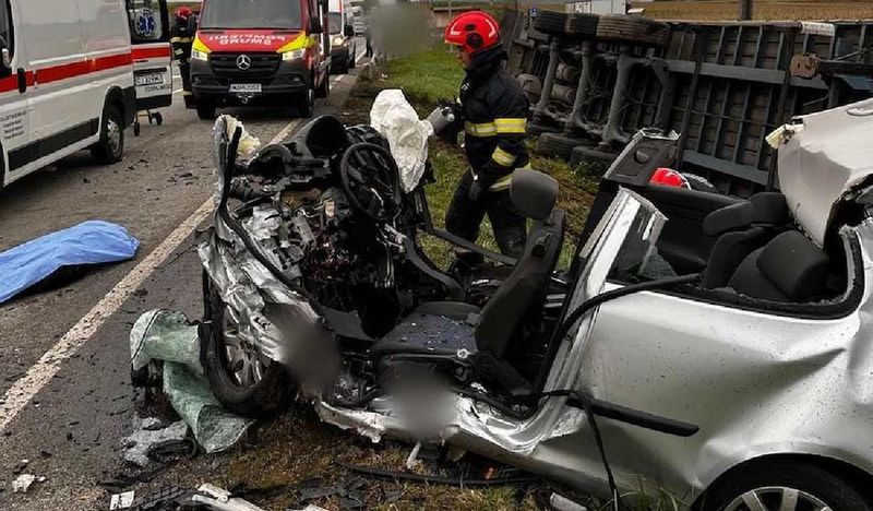 Imagine de la locul accidentului