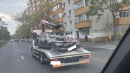 Mașină distrusă în explozie
