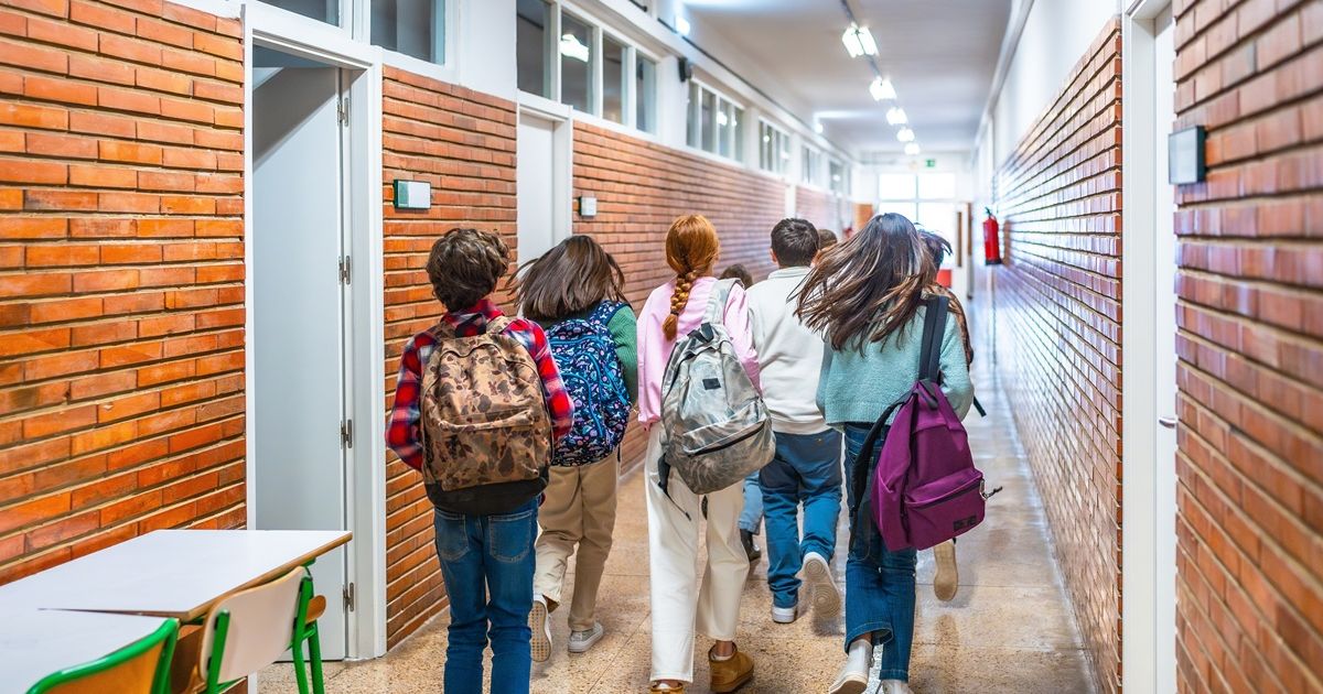 Anunțul momentului despre bursele de merit! Când vor fi virați banii și ce sume vor primii elevii pentru anul școlar 2025-2026