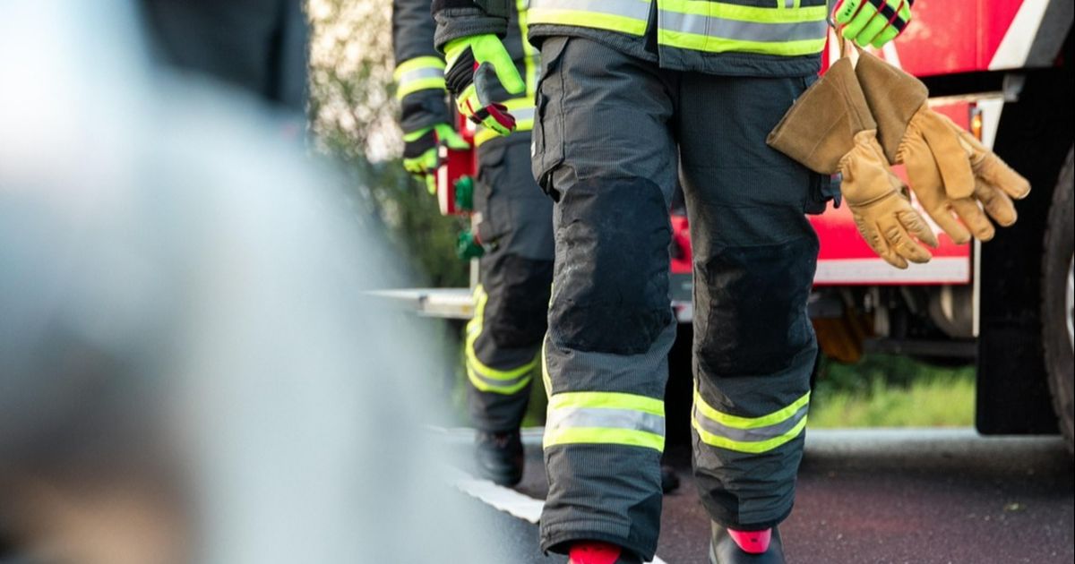 Alertă în Dâmbovița! Un bloc întreg, evacuat de pompieri, după ce s-a simțit miros de gaze