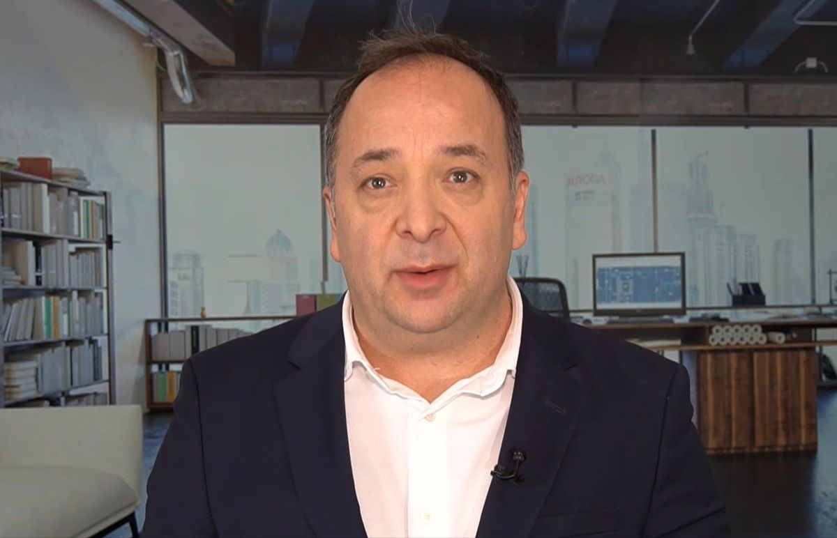 Criza lovește direct în buzunarele românilor. Economistul Adrian Negrescu avertizează: „Vom avea un Crăciun la suta de grame” | EXCLUSIV