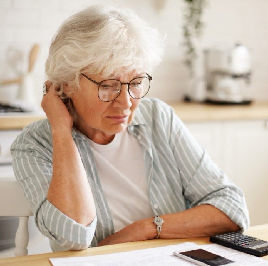 Profesorii și medicii nu vor mai putea cumula pensia cu salariul