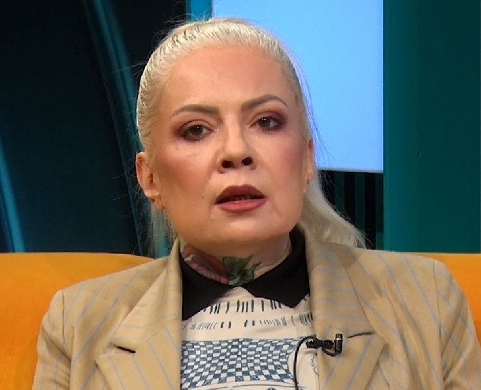 Cum o cheamă de fapt pe Catinca Roman