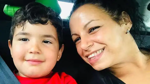 Mama și fiul găsiți morți în Italia