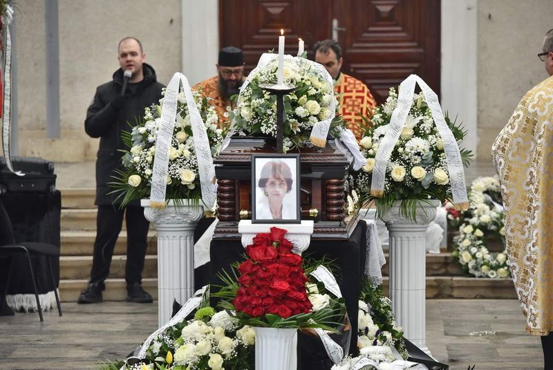 Imagini de la înmormântarea Flaviei Groșan