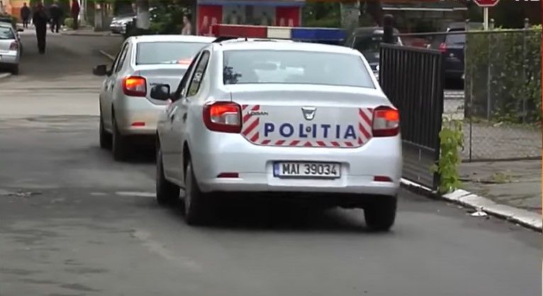 Caz șocant în Sectorul 4 al Capitalei! Un tânăr de 26 de ani și-a ucis tatăl. Și-a înjunghiat părintele de 18 ori, cu 4 cuțite diferite