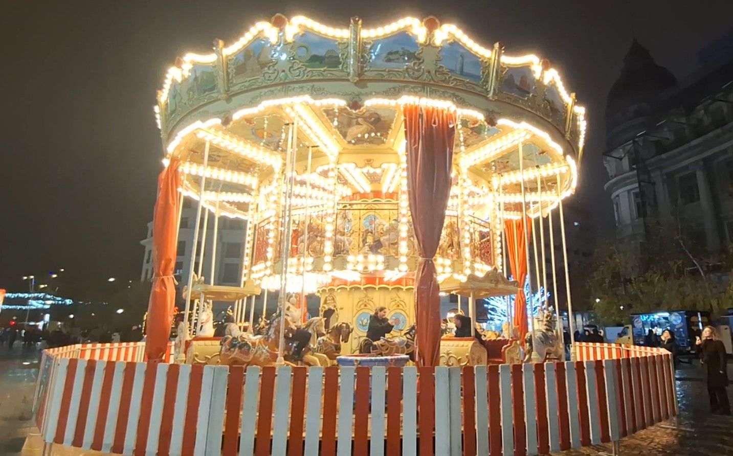 Caruselul de la Universitate, atracție pentru pozele de Instagram