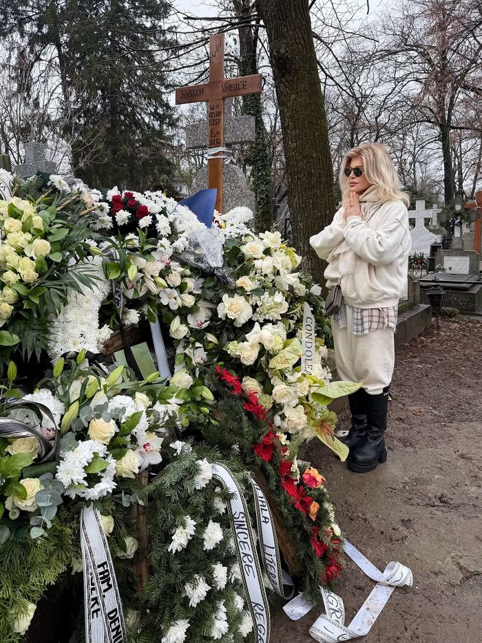 Loredana Groza, imagini sfâșietoare la mormântul tatălui său! Vedeta ...