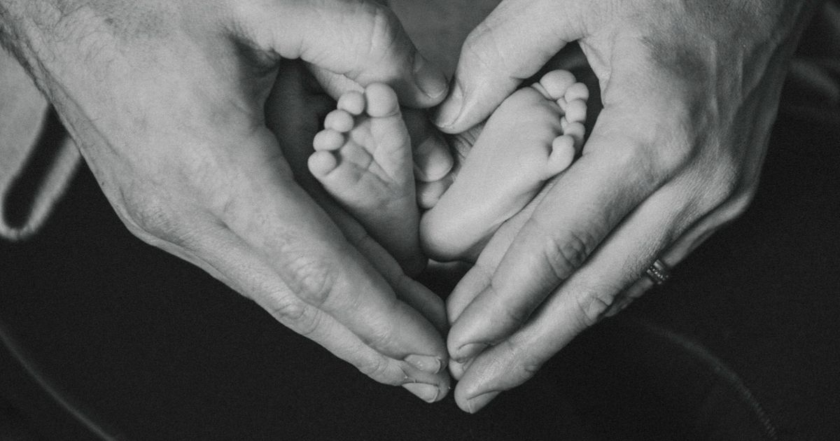 Un bebeluș a murit la doar două zile după naștere, într-o clinică privată din Craiova! Părinții dau vina pe medici