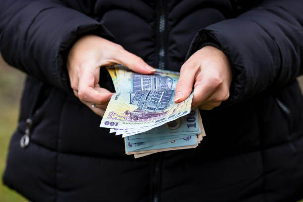 Grafic cu evoluția dobânzii-cheie BNR la 6,50% pe an, evidențiind politica monetară pentru stabilitate prețuri în 2024. | sursa foto: WowBiz