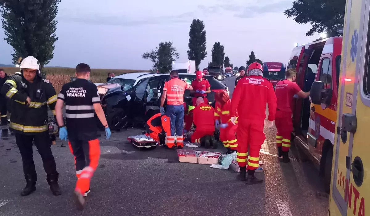 Accident grav pe E85, la Sascut. O familie întreagă a ajuns la spital, iar un șofer a murit