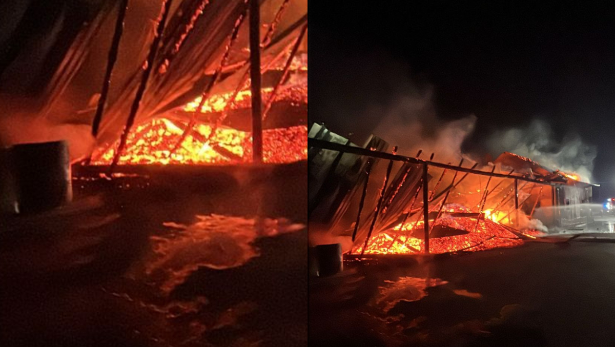 Incendiu puternic la un depozit de cărbuni din Mureș! Flăcările au cuprins o hală industrială și o casă