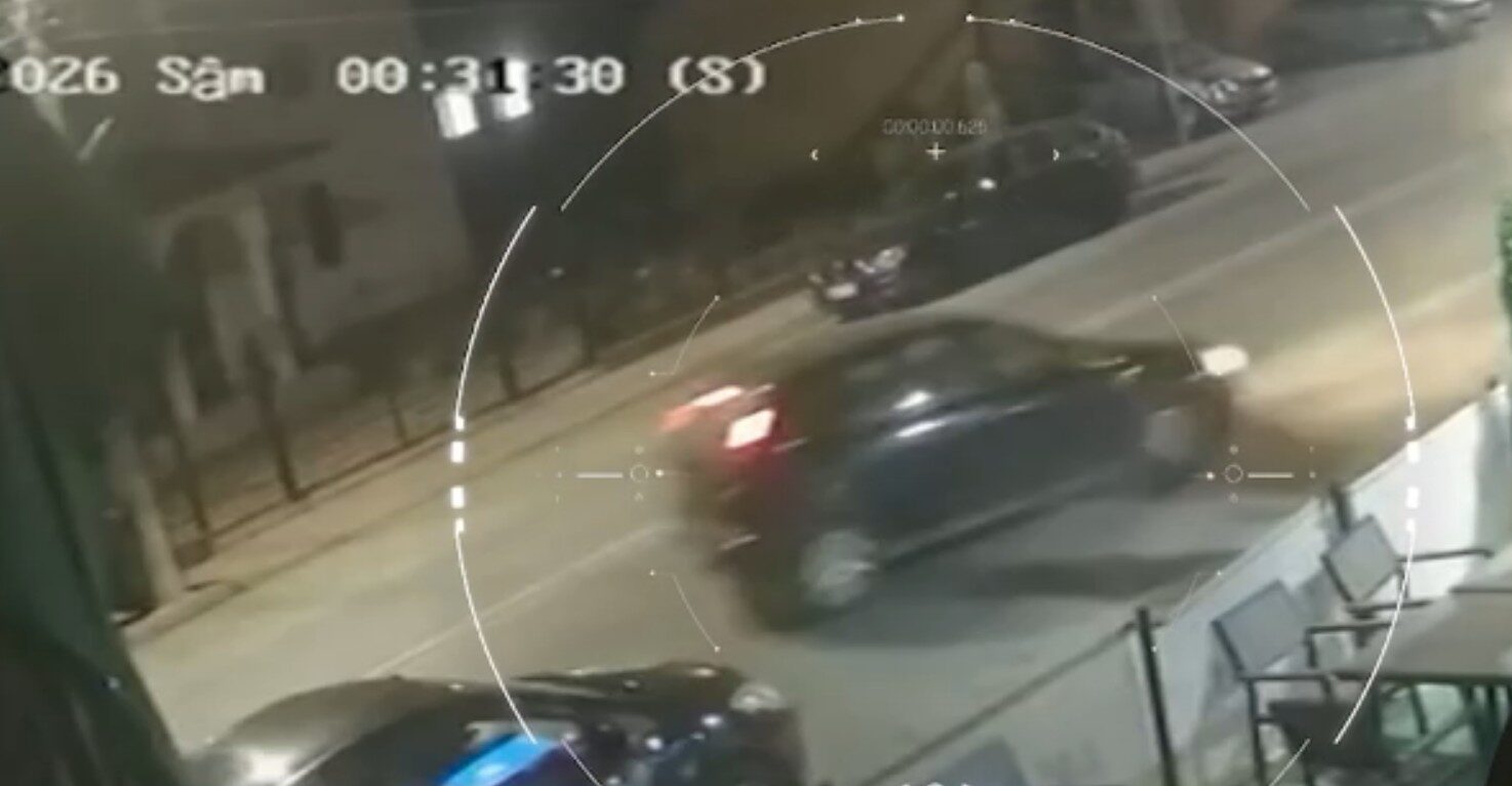 Urmărire ca-n filme în Timiș! Un șofer beat și fără permis a lovit o mașină și a proiectat-o într-o terasă.
