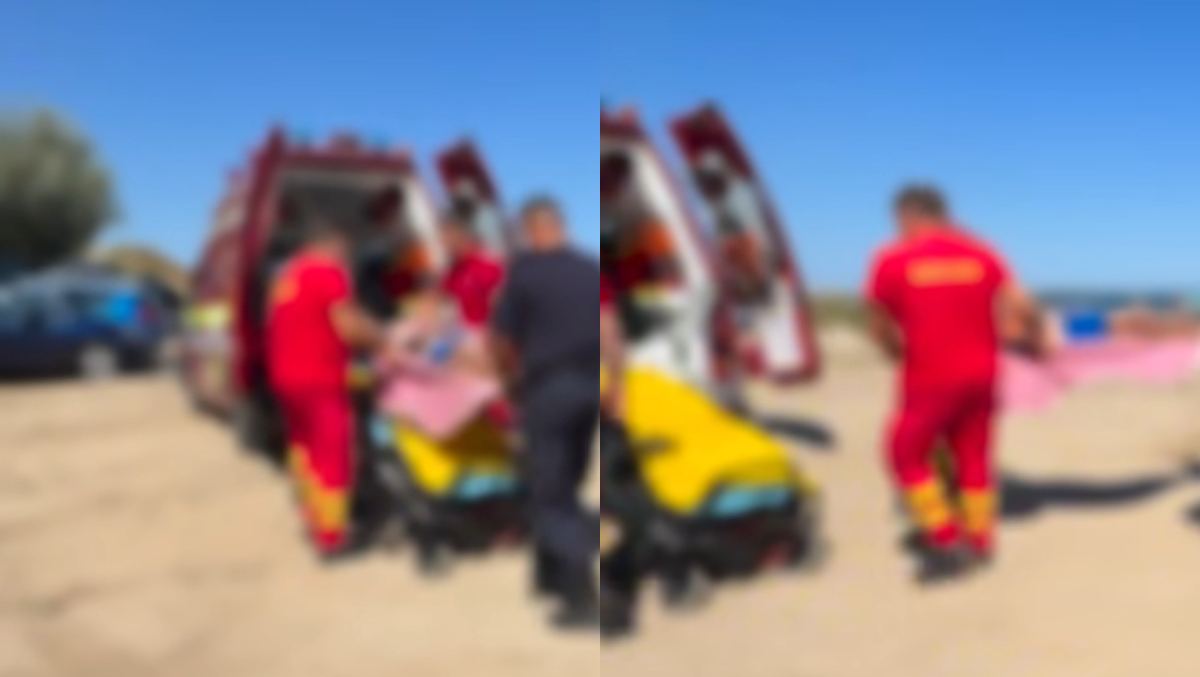 Un copil în vârstă de 12 ani, la un pas de tragedie! A fost scos din mare de turiști, pe o plajă neamenajată din Eforie Nord