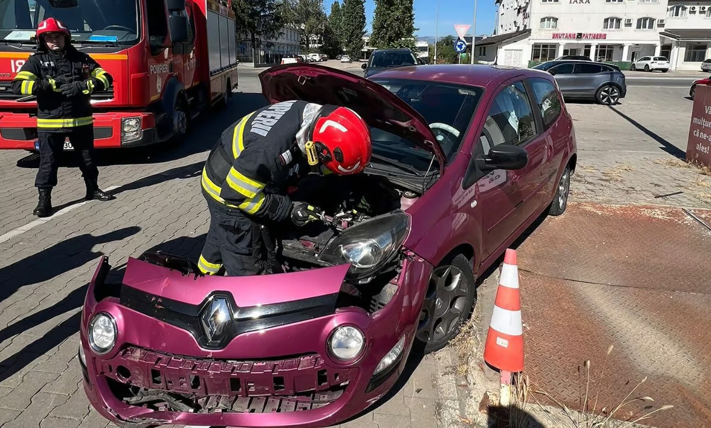 Accident rutier în Alba Iulia! O persoană a avut nevoie de îngrijiri medicale