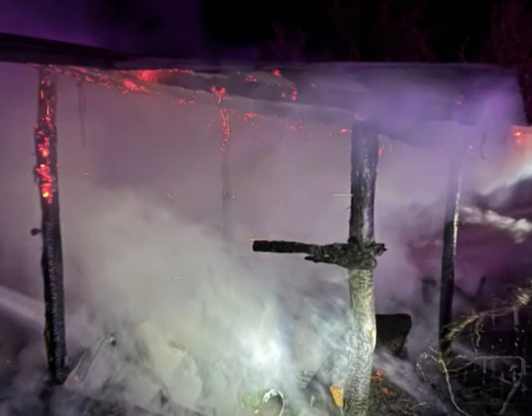 Tragedie cumplită în Vâlcea! Mamă și fiica ei de 2 ani, moarte într-un incendiu devastator, izbucnit în toiul nopții în casă