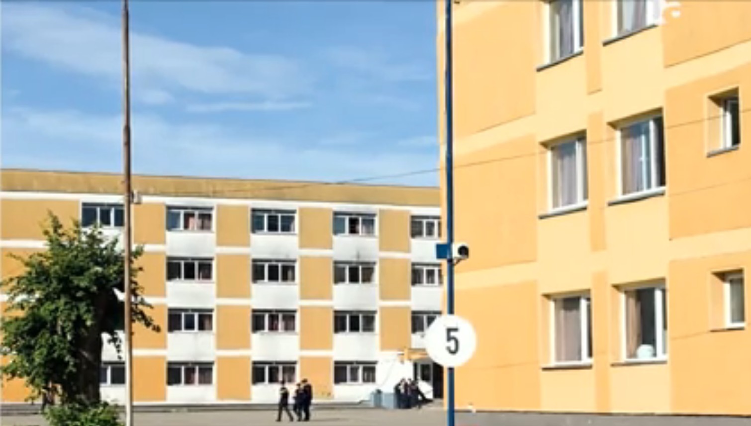 Scandal la Școala de Agenți de Poliție din Câmpina. O elevă acuză un profesor că i-ar fi făcut avansuri și ar fi atins-o în zona bustului
