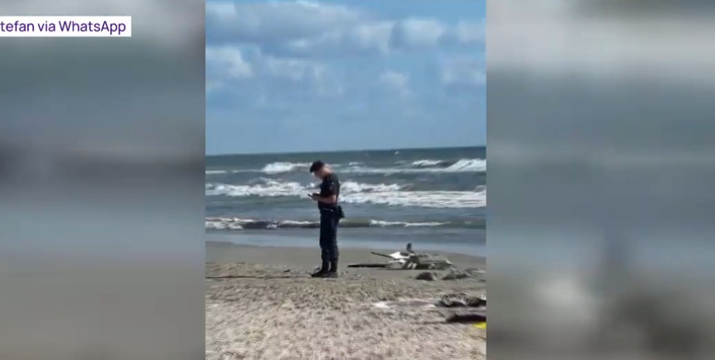 Fragment de dronă găsit pe plaja de la Corbu. Militarii au stabilit că nu avea încărcătură explozivă