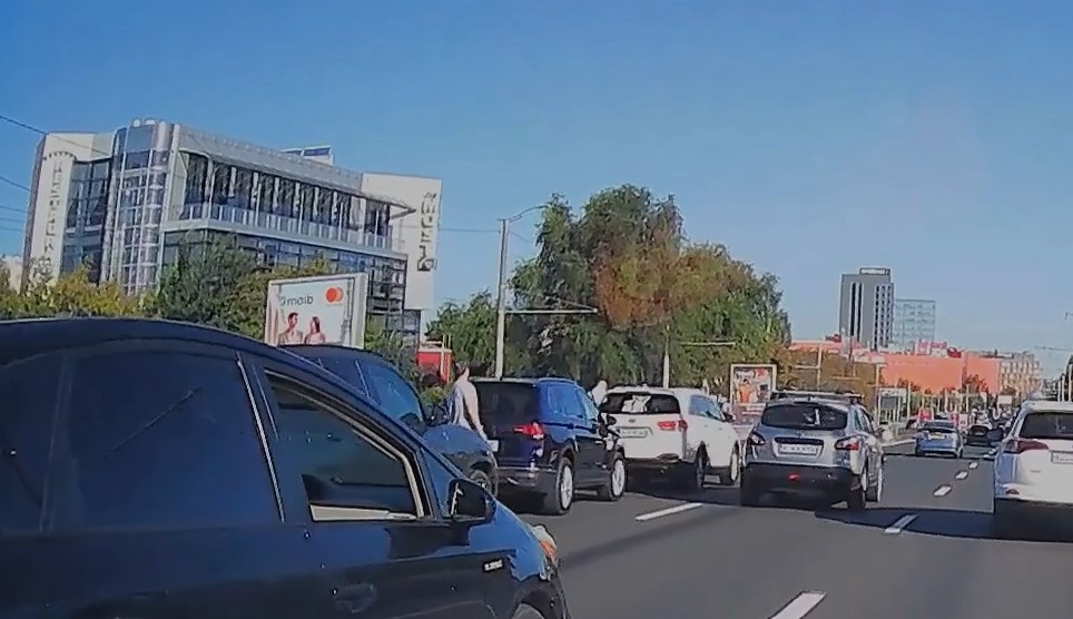 Carambol în Chișinău, pe bulevardul Dacia! Șase autoturisme s-au ciocnit