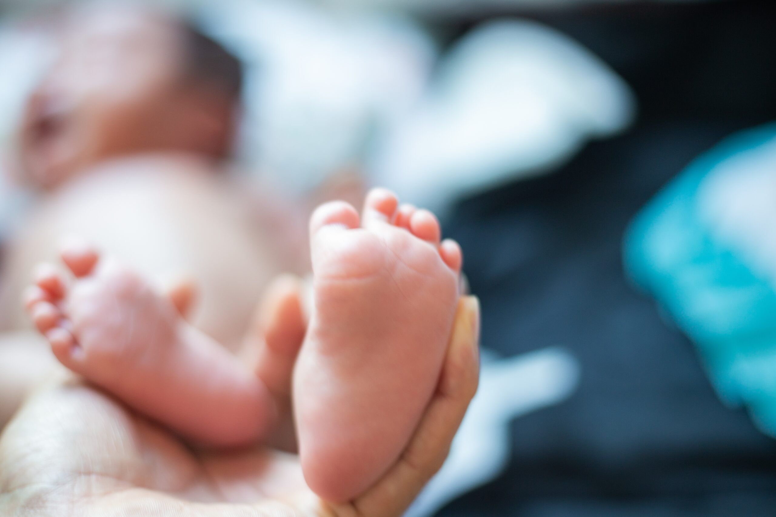 Ce se întâmplă cu dosarele pentru stimulentul de nou-născut depuse înainte de schimbarea legii