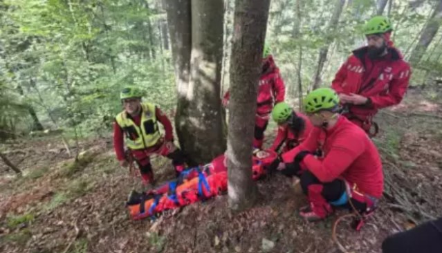 Tragedie în apropiere de Eremitu! Un om a murit, două persoane sunt grav rănite