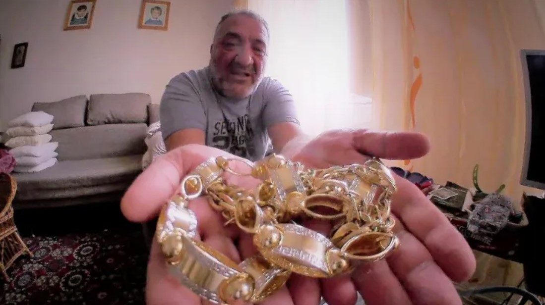 Nelson Mondialu’, jefuit în propria casă. Hoții i-au furat bijuterii și ceasuri de aproximativ 100.000 de euro