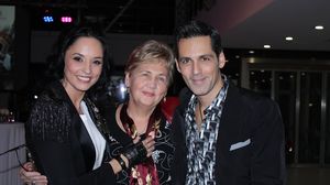 Andreea si Stefan, incadrand-o pe Sanda Liteanu, mama artistului