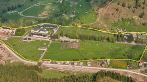 Acesta e terenul disputat de reprezentantii Manastirii Putna si de Statul roman