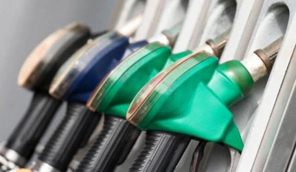 Carburanții se apropie de 10 lei pe litru. Cât costă un plin de benzină și motorină