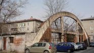 Asa arata hangarul abandonat din Drumul Taberei