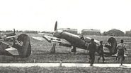 In fundalul fotografiei cu aerodromul Pipera se vad cladiri care exista si in ziua de azi
