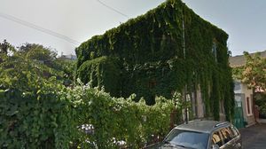 Cea mai tare legenda urbana din Capitala! Aceasta cladire din Bucuresti e considerata "poarta spre Iad" sau "casa diavolului"! Acesta e imobilul misterios din sectorul 2 al Capitalei