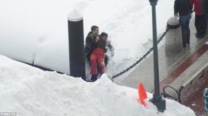 Un martor a surprins momentul in care Victor Moisescu a scos copilul din apa