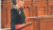 Catalina Stefanescu, la tribuna Parlamentului