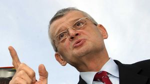 Lovitura pentru primarul Capitalei! Unul dintre oamenii de incredere ai lui Sorin Oprescu, prins in flagrant in timp ce primea MITA!