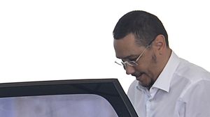Miercuri, la Guvern, Ponta avea barba